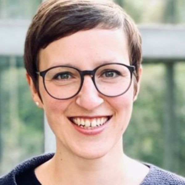  Maud Bermann